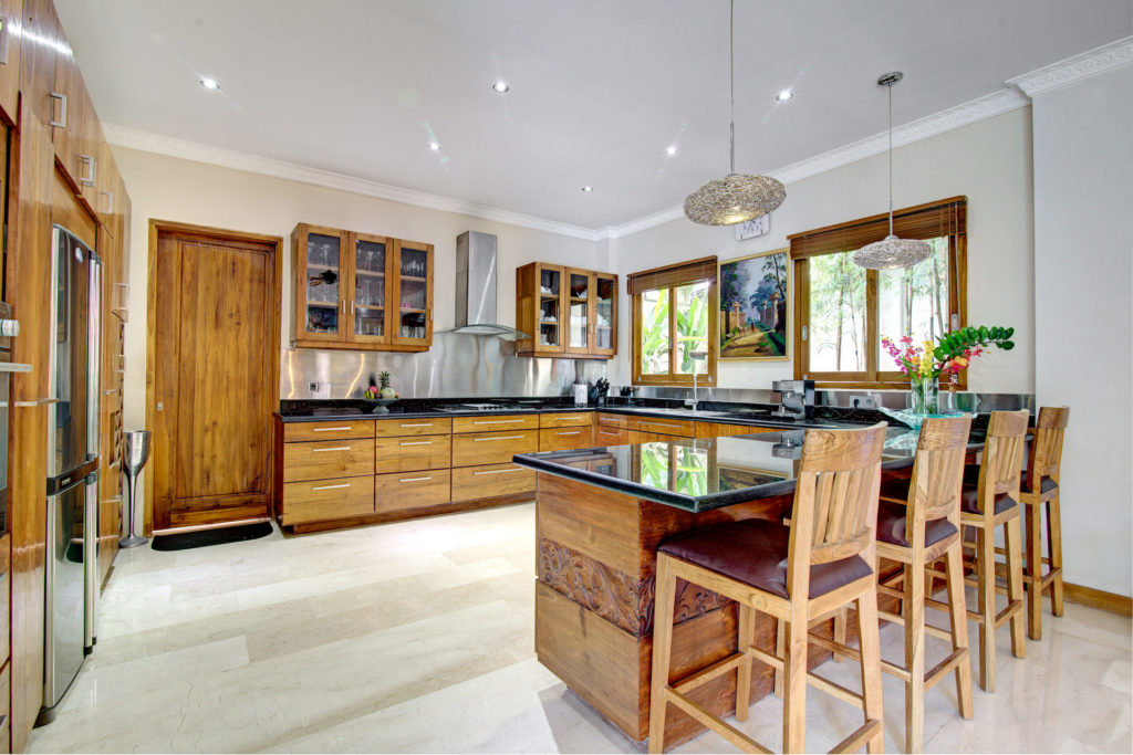 Fully equipped kitchen