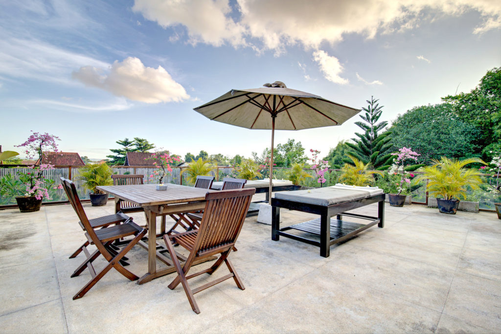 Open-air upstairs patio